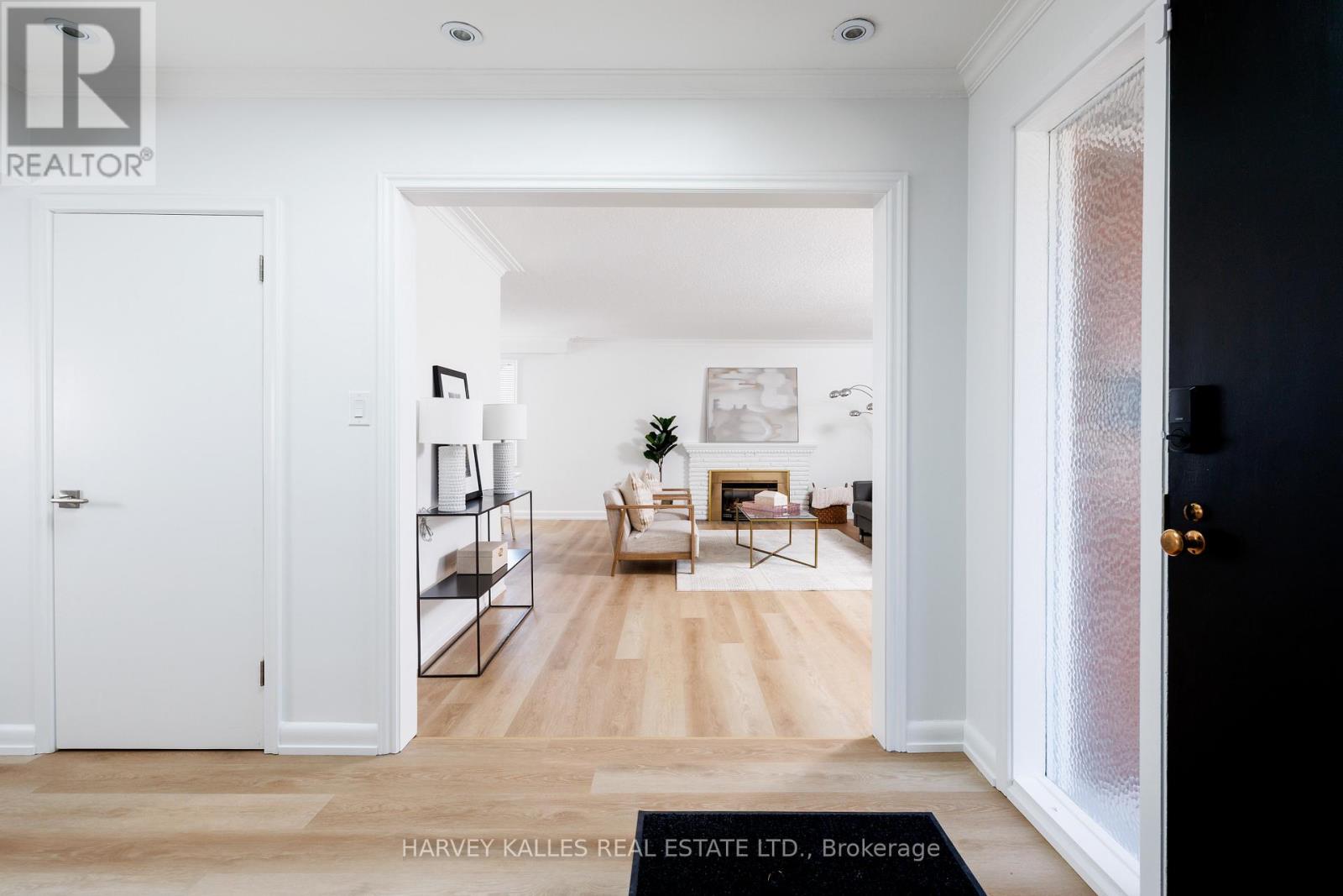 414 The Kingsway, Toronto, Ontario M9A 3V9 - Photo 5 - W12942256