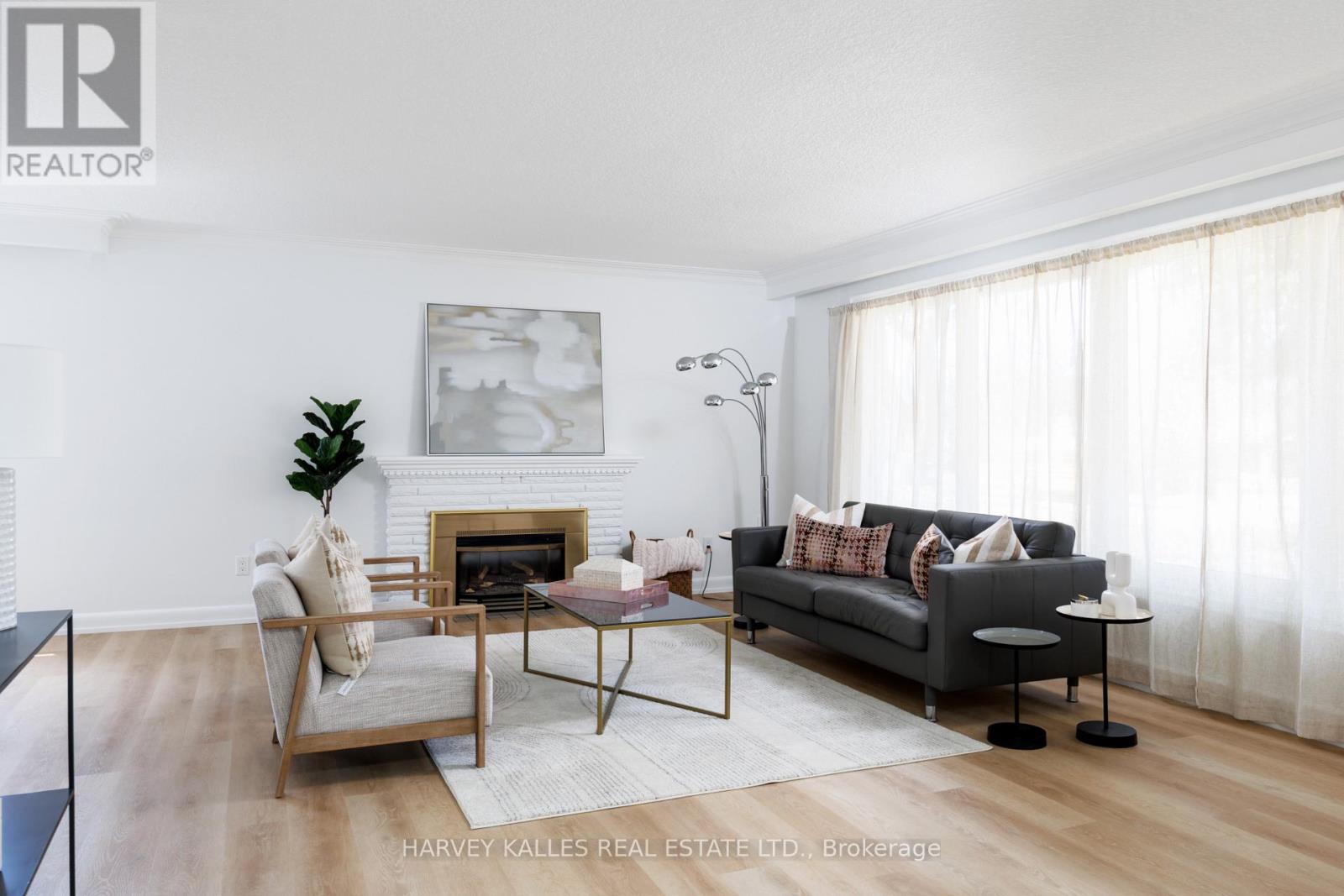 414 The Kingsway, Toronto, Ontario M9A 3V9 - Photo 6 - W12942256