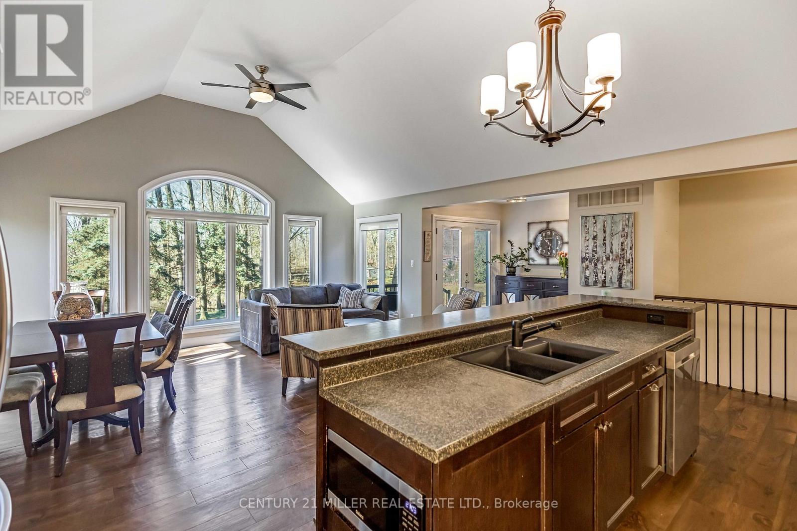 1898 Waterdown Road, Burlington, Ontario  L7P 0T2 - Photo 14 - W12942262