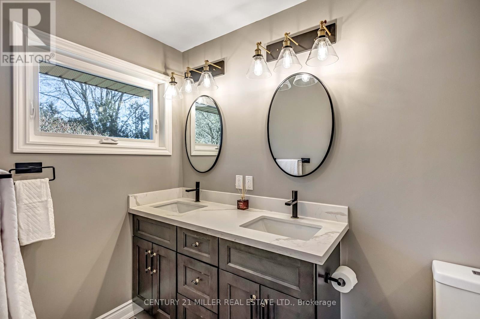 1898 Waterdown Road, Burlington, Ontario  L7P 0T2 - Photo 19 - W12942262