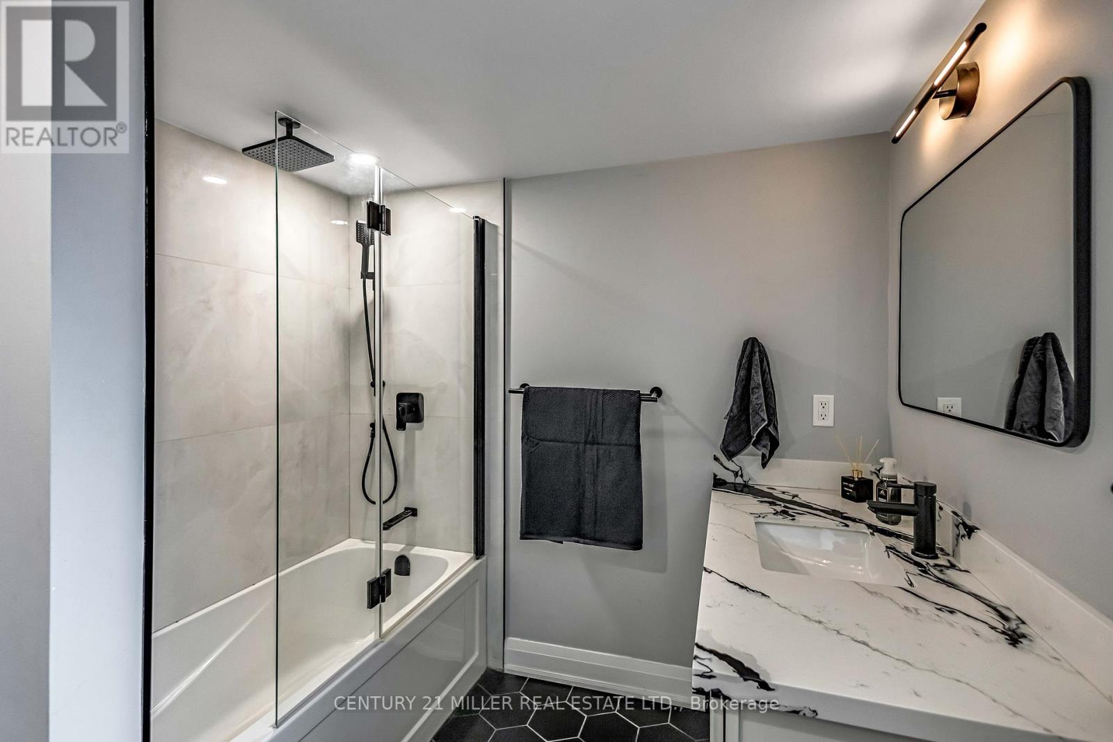 1898 Waterdown Road, Burlington, Ontario  L7P 0T2 - Photo 32 - W12942262