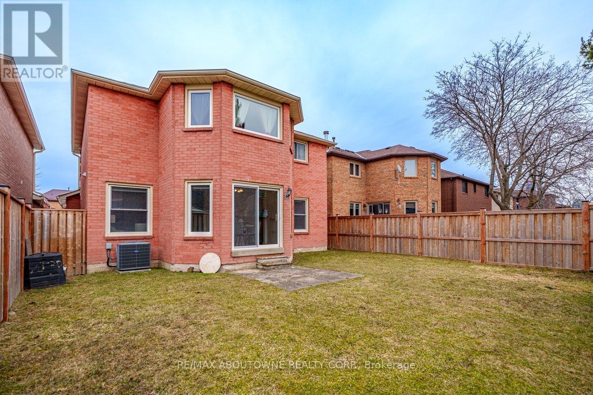 4538 Mayflower Drive, Mississauga, Ontario L5R 1S3 - Photo 37 - W12942268