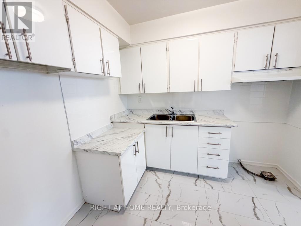 1010 - 1442 Lawrence Avenue W, Toronto, Ontario  M6L 1B2 - Photo 4 - W12942318