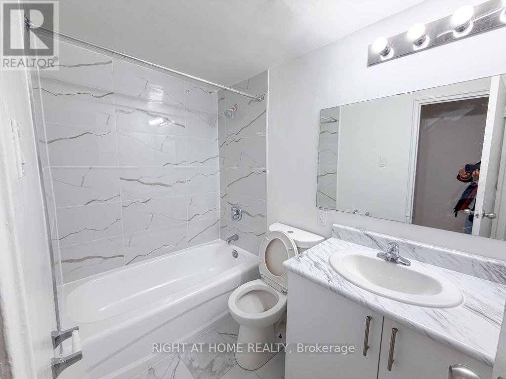 1010 - 1442 Lawrence Avenue W, Toronto, Ontario  M6L 1B2 - Photo 9 - W12942318