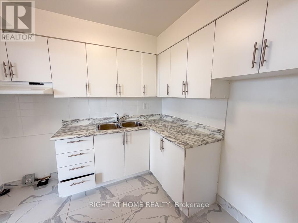 1016 - 1442 Lawrence Avenue W, Toronto, Ontario  M6L 1B2 - Photo 5 - W12942324