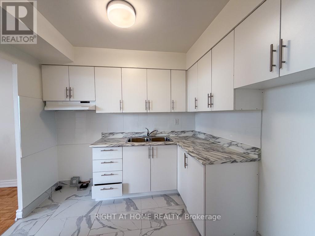 1016 - 1442 Lawrence Avenue W, Toronto, Ontario  M6L 1B2 - Photo 6 - W12942324