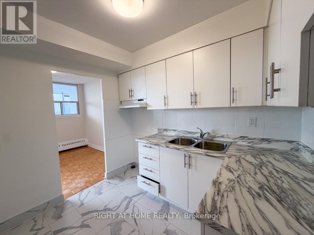 1016 - 1442 Lawrence Avenue W, Toronto, Ontario  M6L 1B2 - Photo 7 - W12942324