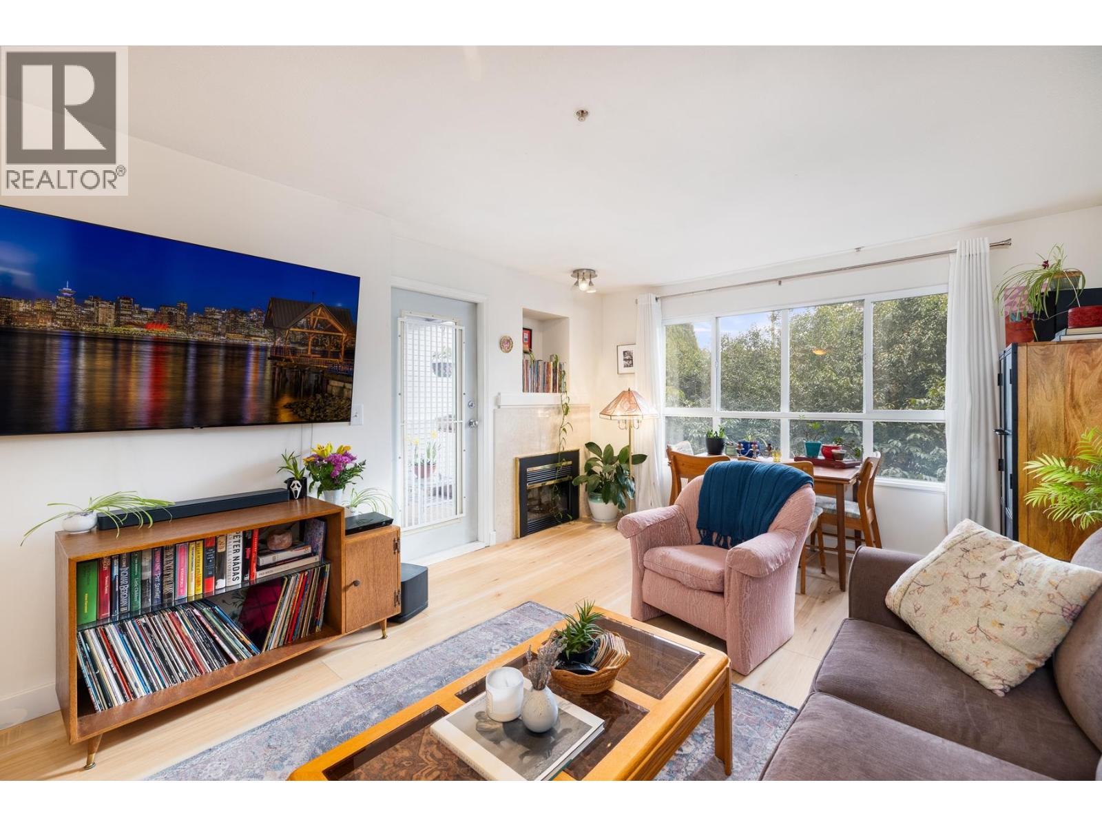 207 5355 BOUNDARY ROAD, Vancouver, British Columbia