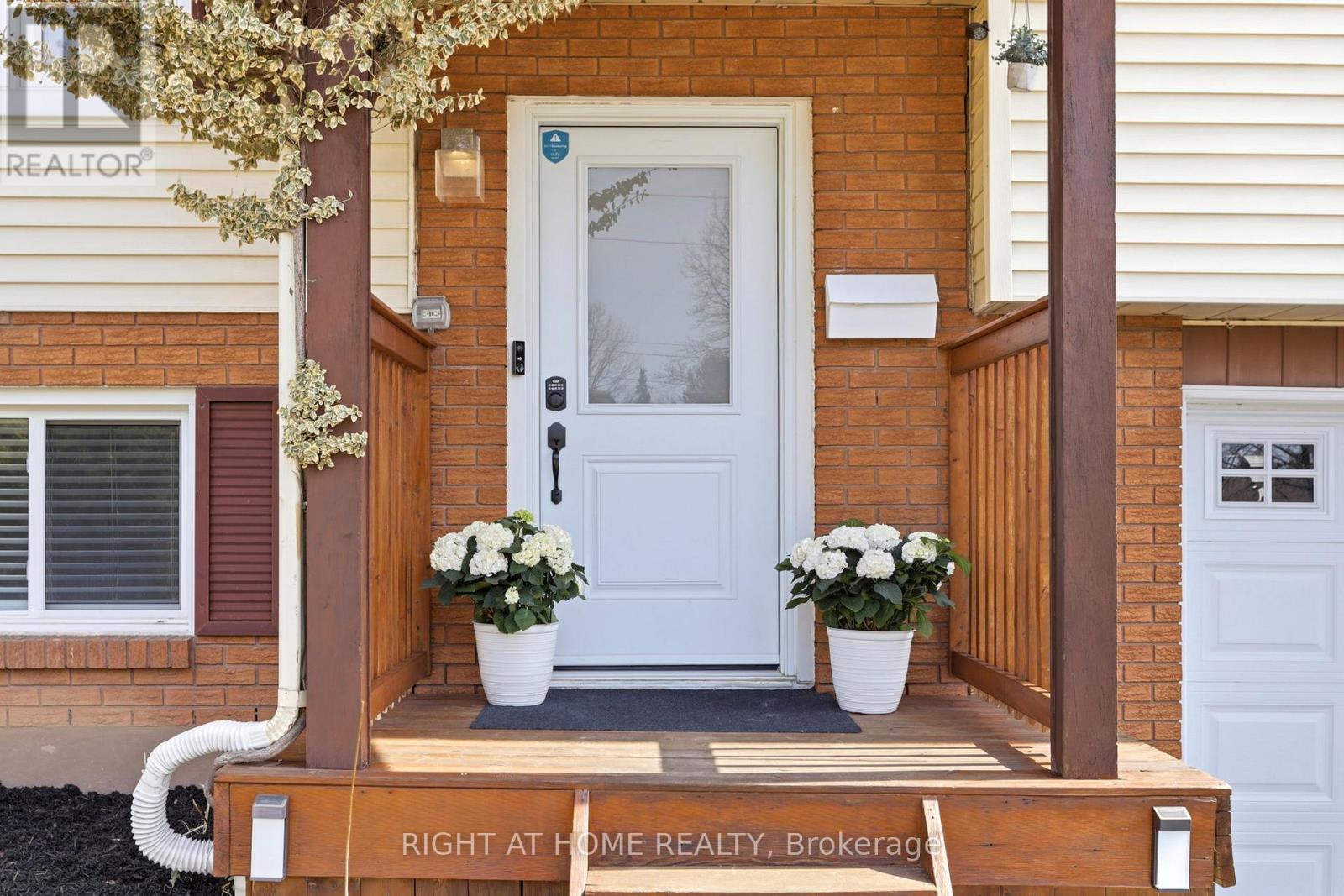 602 Willow Road, Guelph, Ontario N1H 7M5 - Photo 2 - X12942280