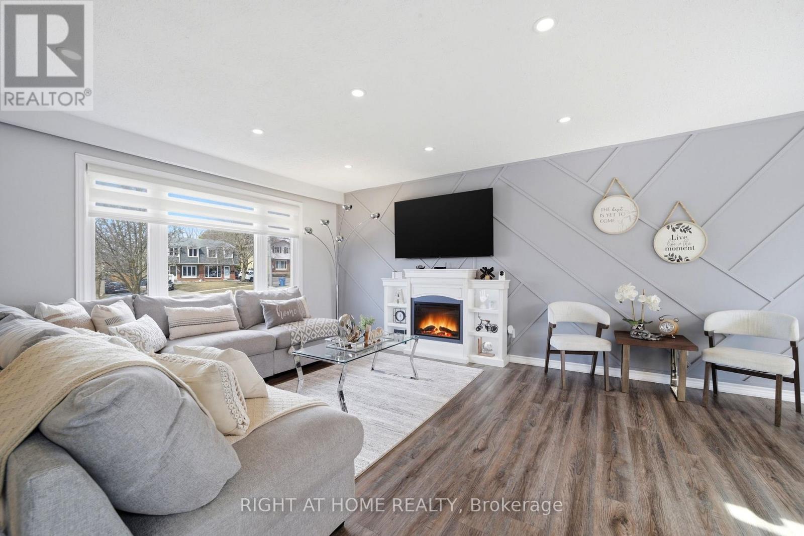 602 Willow Road, Guelph, Ontario N1H 7M5 - Photo 3 - X12942280