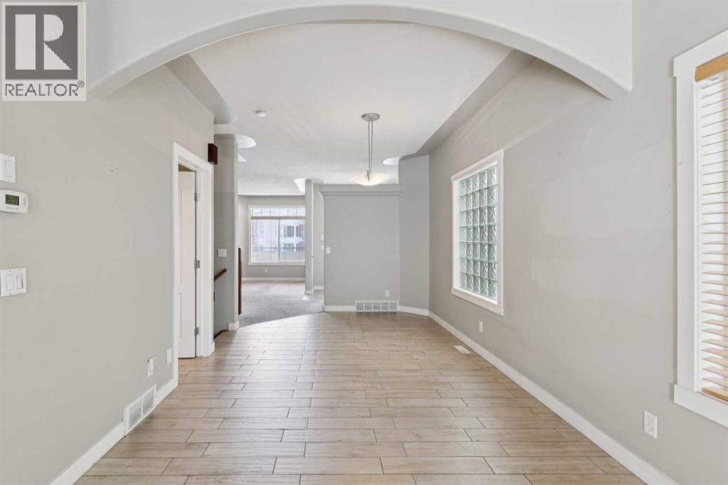 39 Sierra Morena Landing Sw, Calgary, Alberta  T3H 4K3 - Photo 9 - A2295738