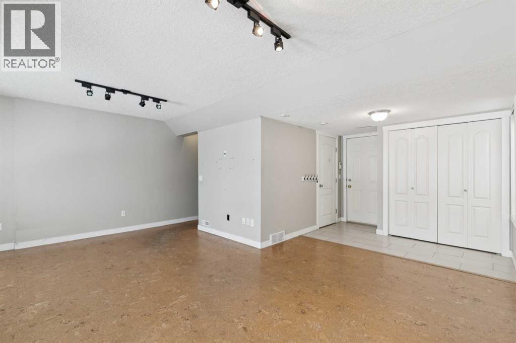 39 Sierra Morena Landing Sw, Calgary, Alberta  T3H 4K3 - Photo 36 - A2295738