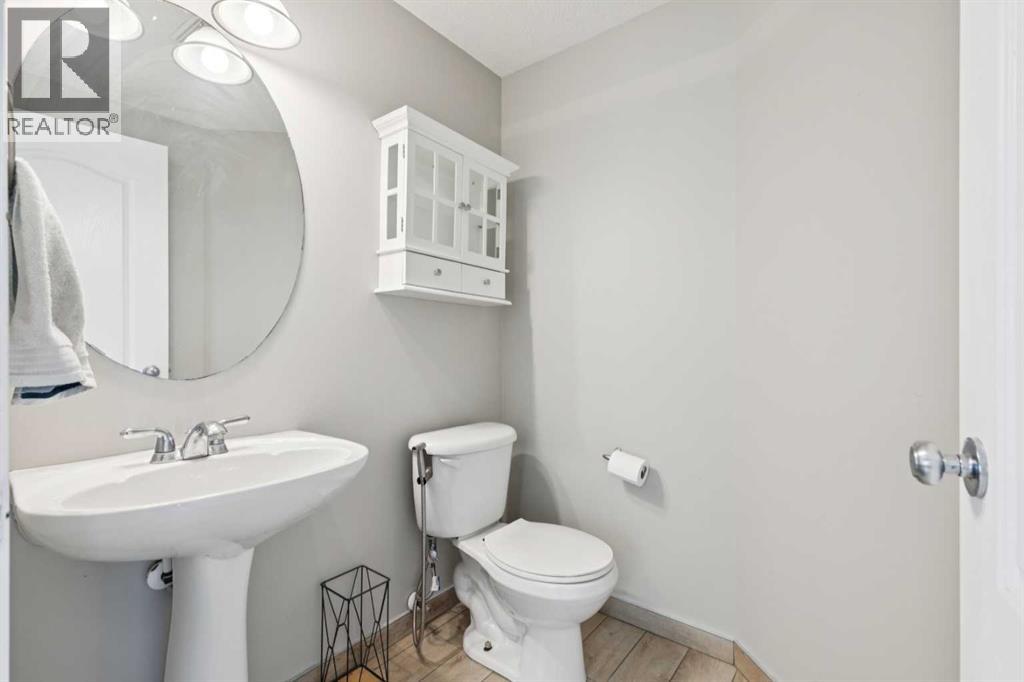 39 Sierra Morena Landing Sw, Calgary, Alberta  T3H 4K3 - Photo 16 - A2295738