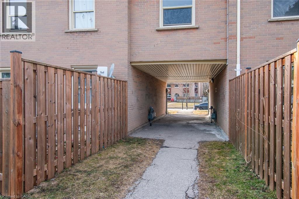 27 Queenston Drive, Kitchener, Ontario  N2B 2T8 - Photo 3 - 40816751