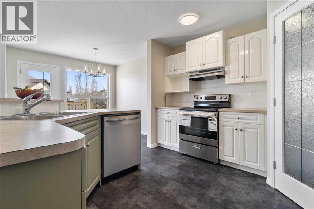 8113 Westpointe Drive, Grande Prairie, Alberta  T8W 2R2 - Photo 4 - A2296741