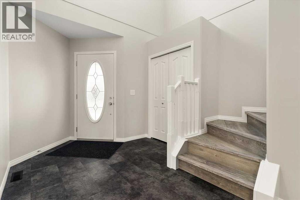 8113 Westpointe Drive, Grande Prairie, Alberta  T8W 2R2 - Photo 2 - A2296741