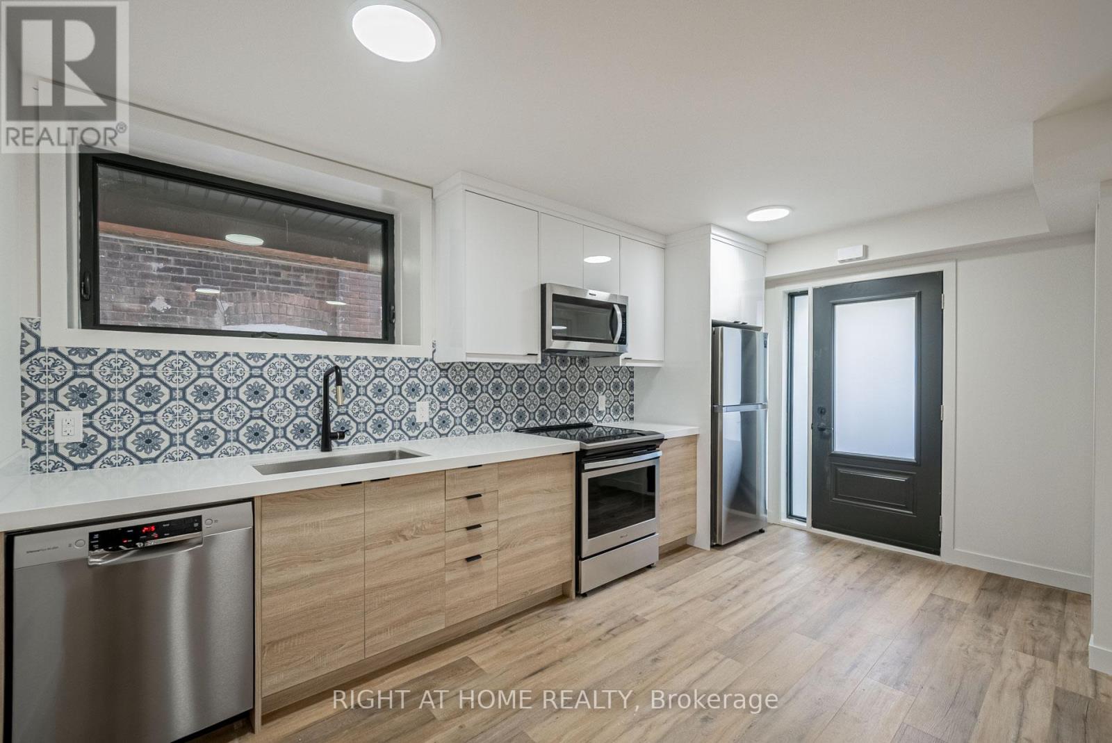 1 - 435 Grace Street, Toronto, Ontario  M6G 3A8 - Photo 2 - C12942374