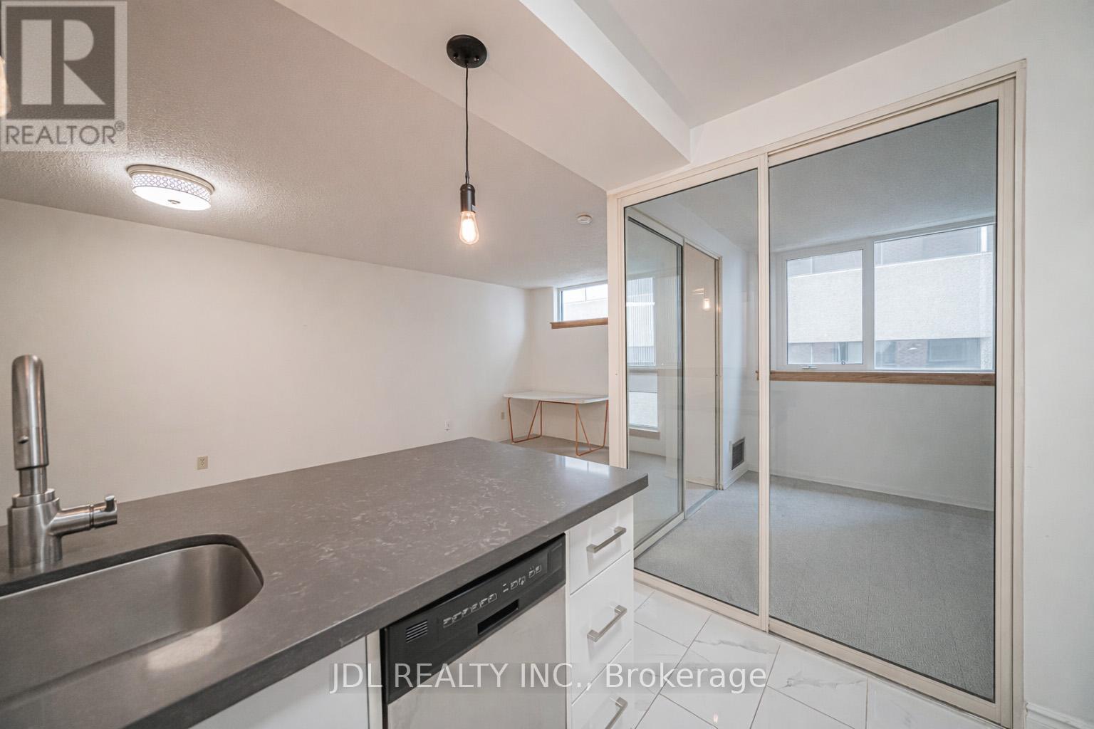 713 - 1055 Bay Street, Toronto, Ontario  M5S 3A3 - Photo 11 - C12942376