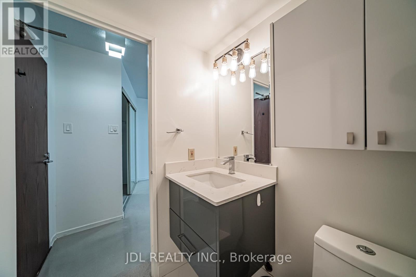 713 - 1055 Bay Street, Toronto, Ontario  M5S 3A3 - Photo 18 - C12942376