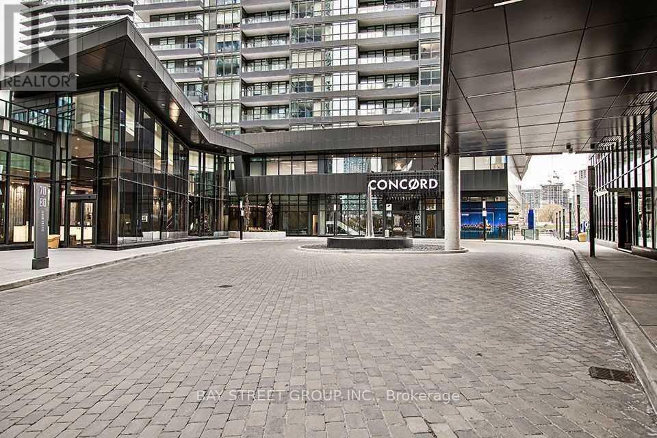 810 - 90 Queens Wharf Road, Toronto, Ontario  M5V 0J4 - Photo 2 - C12942378