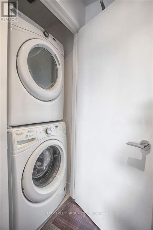 810 - 90 Queens Wharf Road, Toronto, Ontario  M5V 0J4 - Photo 27 - C12942378