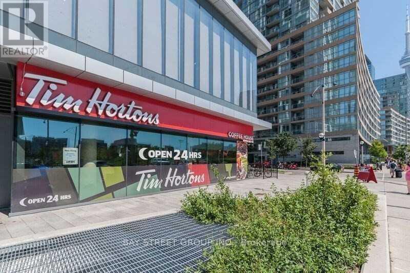 810 - 90 Queens Wharf Road, Toronto, Ontario  M5V 0J4 - Photo 30 - C12942378