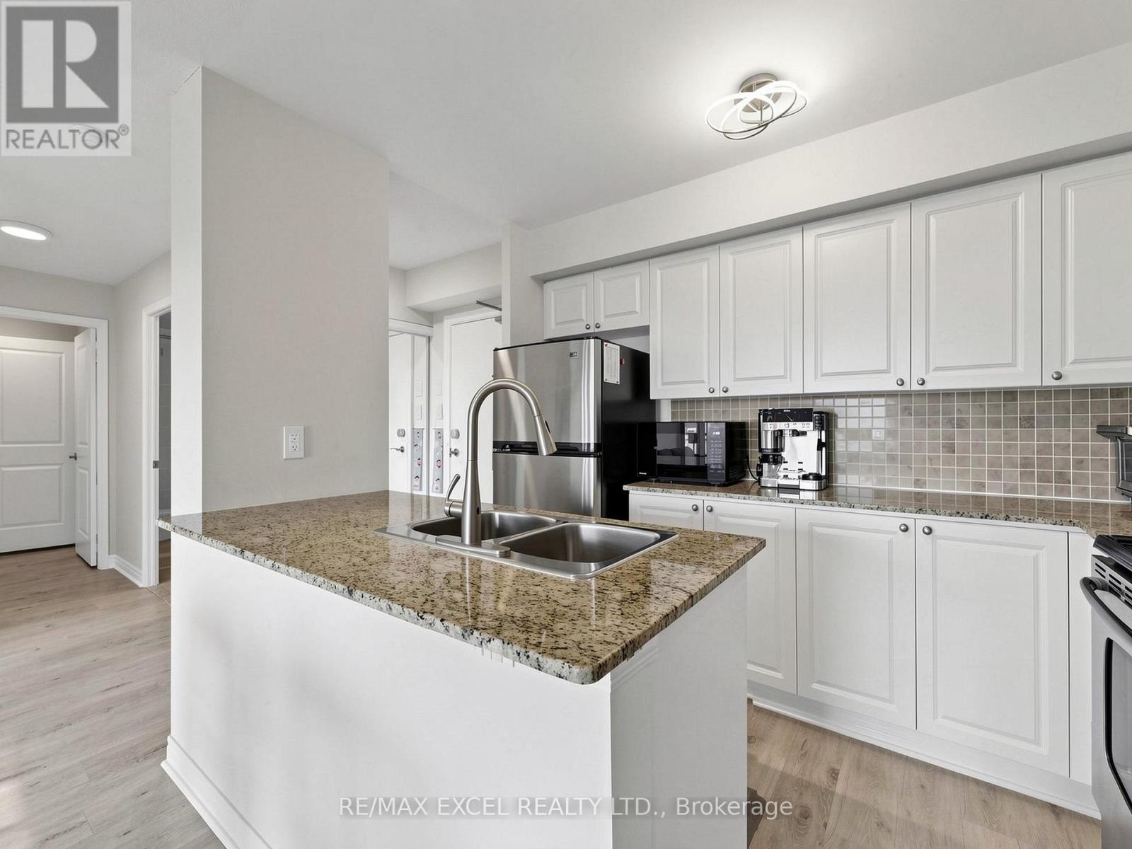 711 - 920 Sheppard Avenue W, Toronto, Ontario  M3H 0A2 - Photo 11 - C12942404