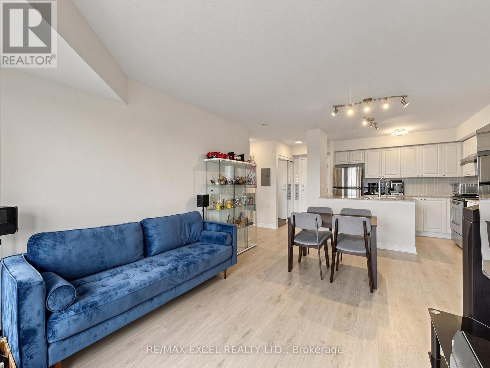 711 - 920 Sheppard Avenue W, Toronto, Ontario  M3H 0A2 - Photo 8 - C12942404