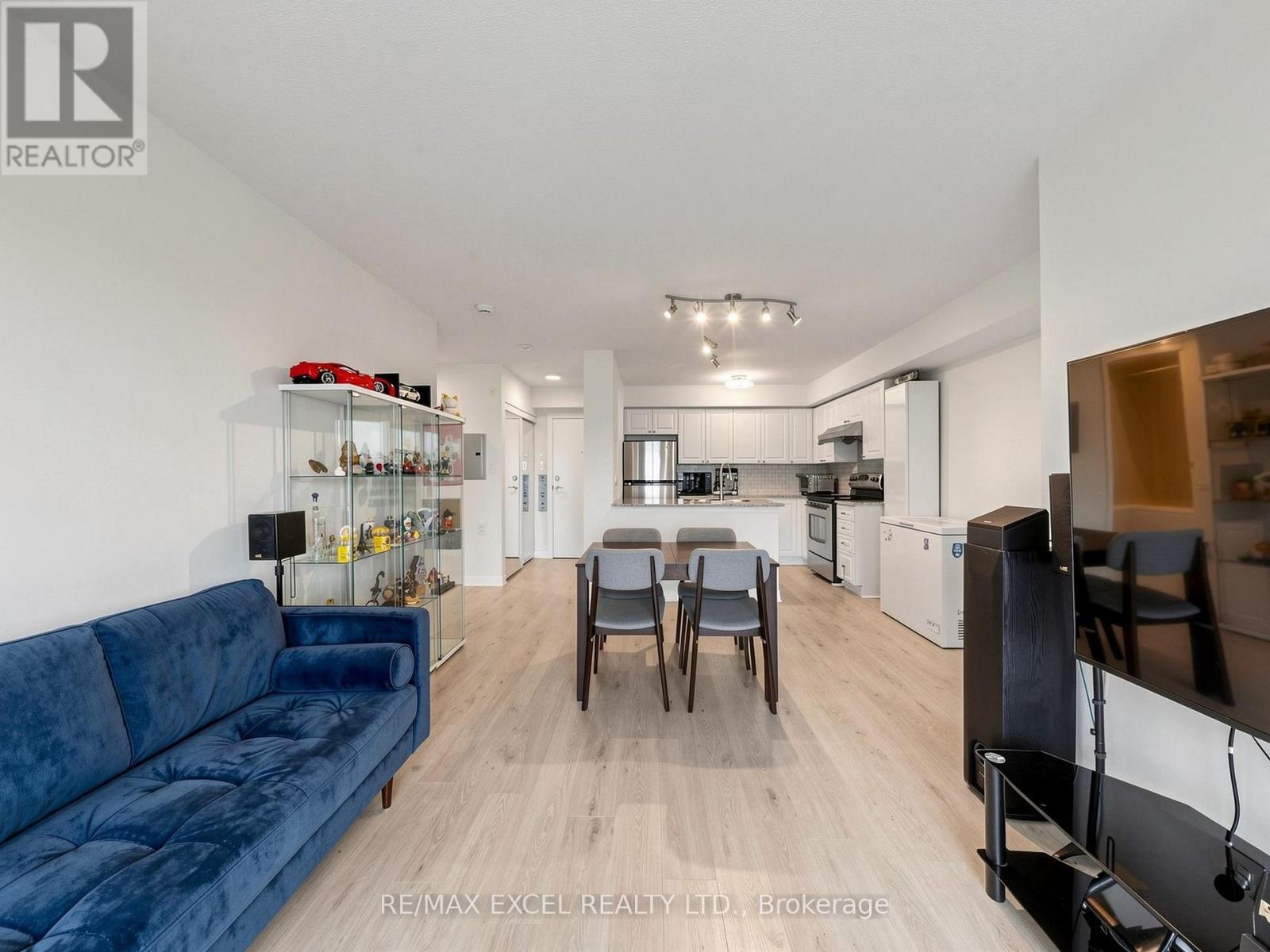 711 - 920 Sheppard Avenue W, Toronto, Ontario  M3H 0A2 - Photo 9 - C12942404