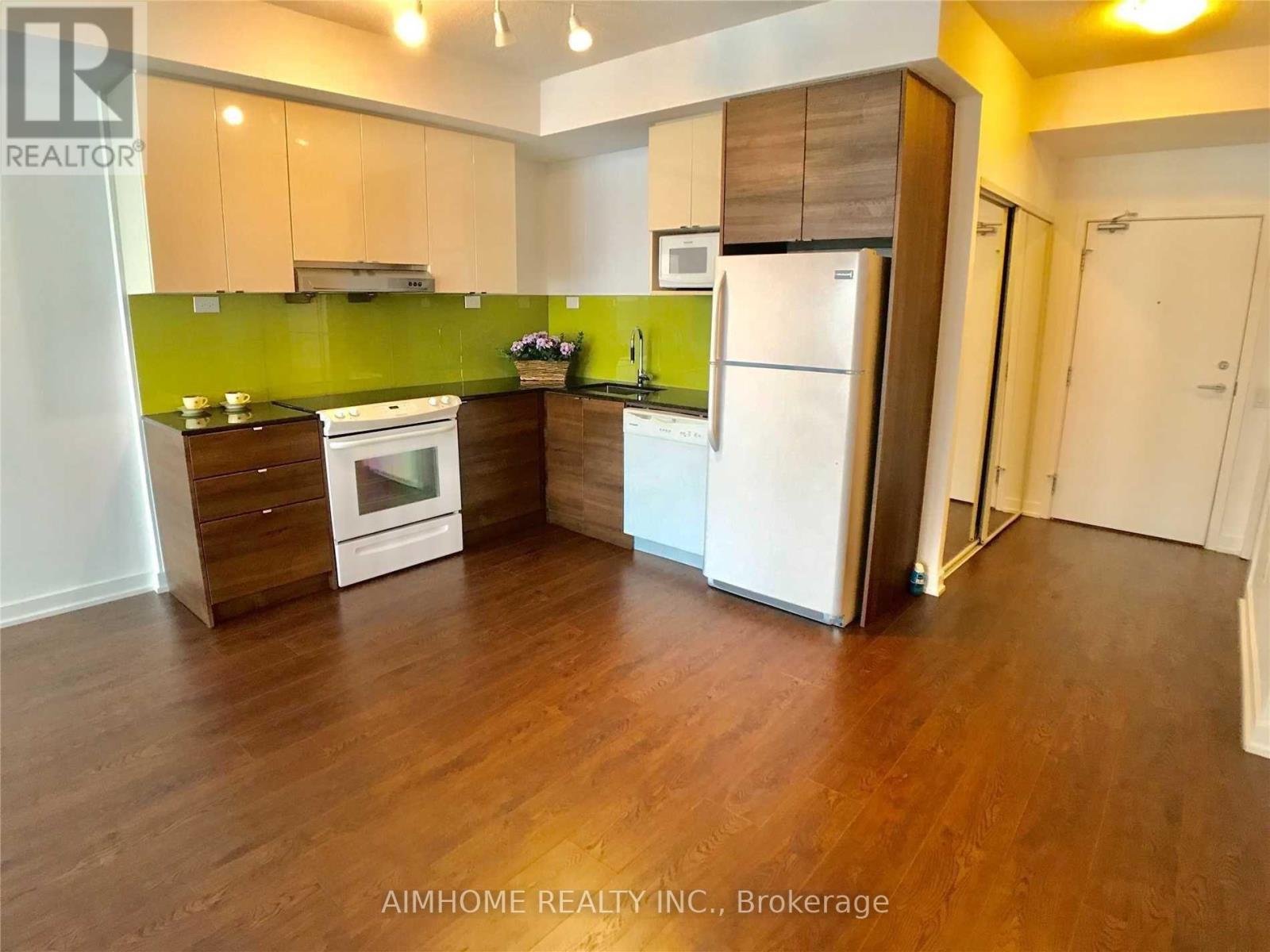 2016 - 121 Mcmahon Drive, Toronto, Ontario  M2K 0C1 - Photo 7 - C12942406