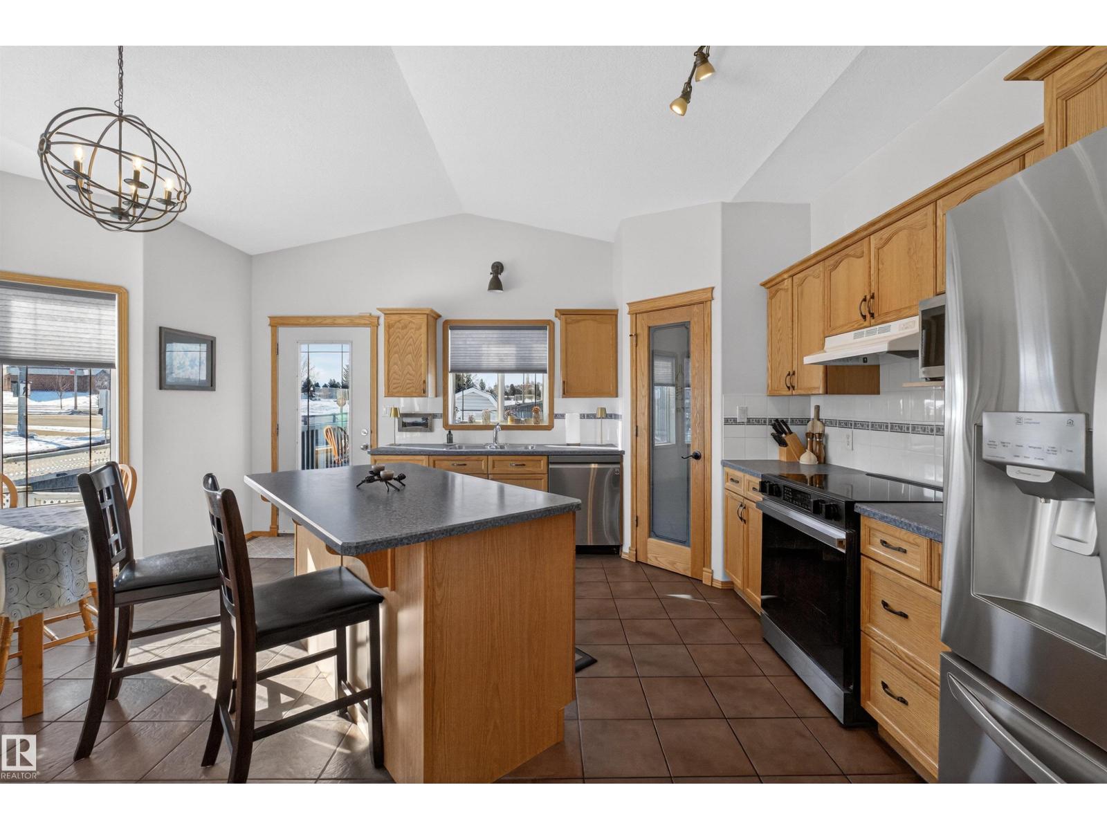 21 Halverson Co, Spruce Grove, Alberta  T7X 4P7 - Photo 5 - E4479962