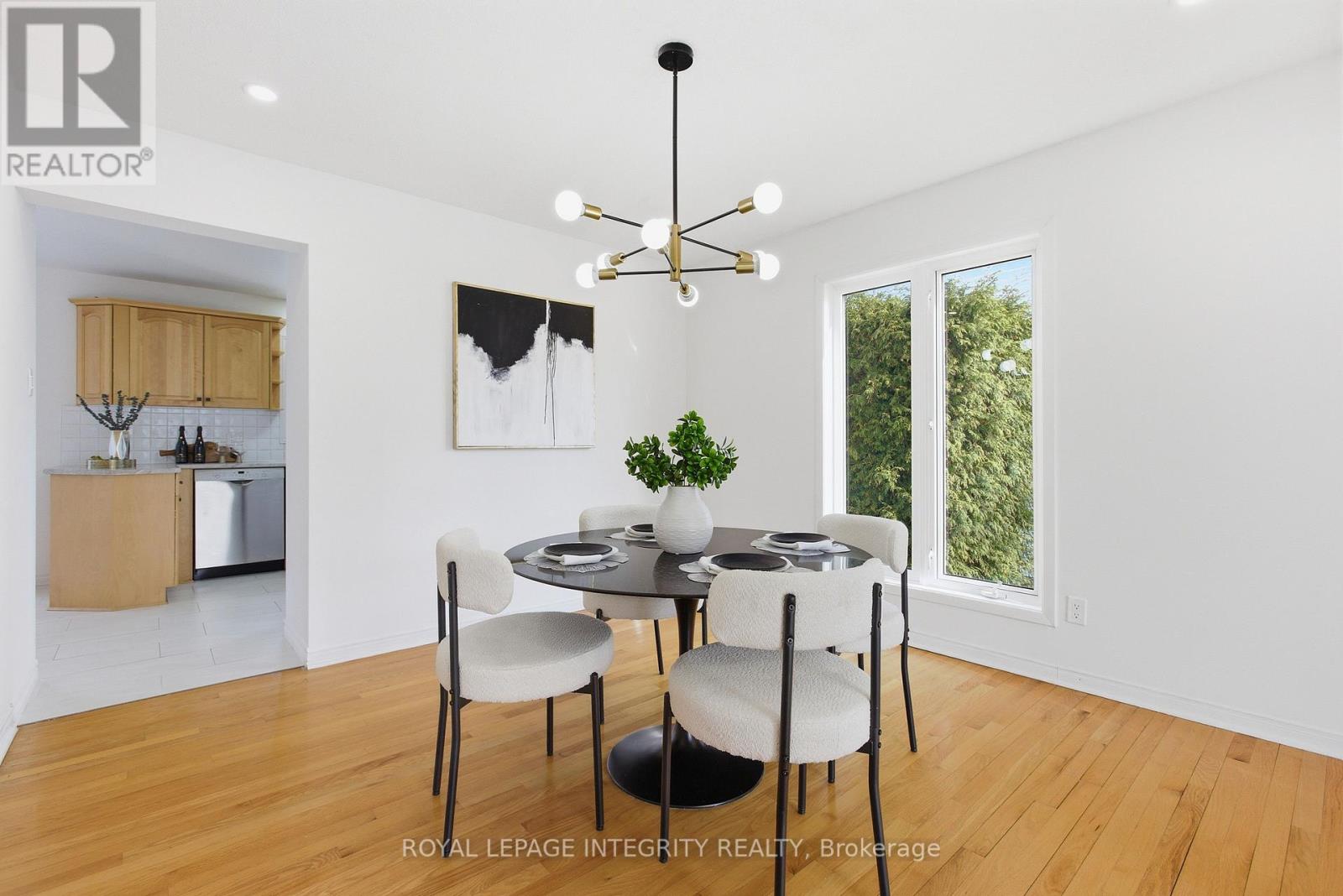 1019 Driftwood Crescent, Ottawa, Ontario  K1C 2N9 - Photo 12 - X12942354