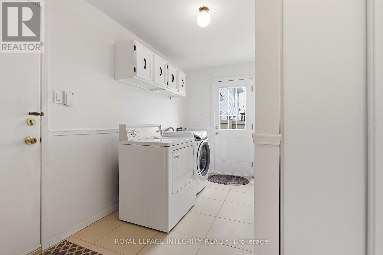 1019 Driftwood Crescent, Ottawa, Ontario  K1C 2N9 - Photo 19 - X12942354