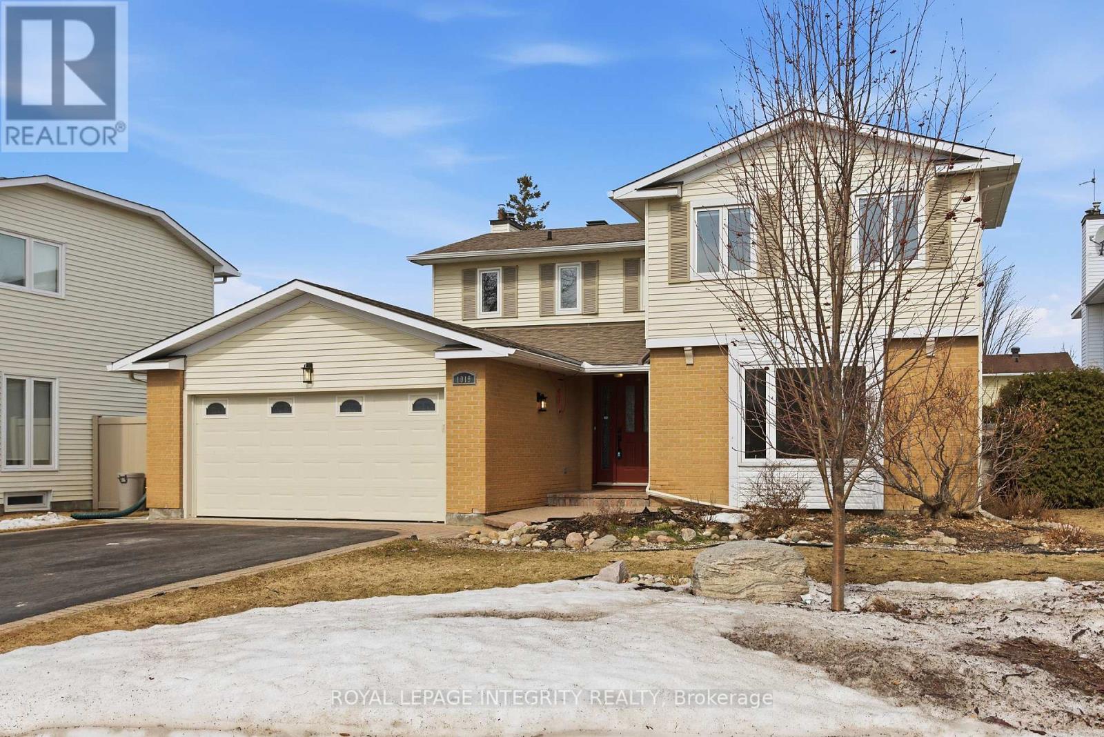 1019 Driftwood Crescent, Ottawa, Ontario  K1C 2N9 - Photo 2 - X12942354