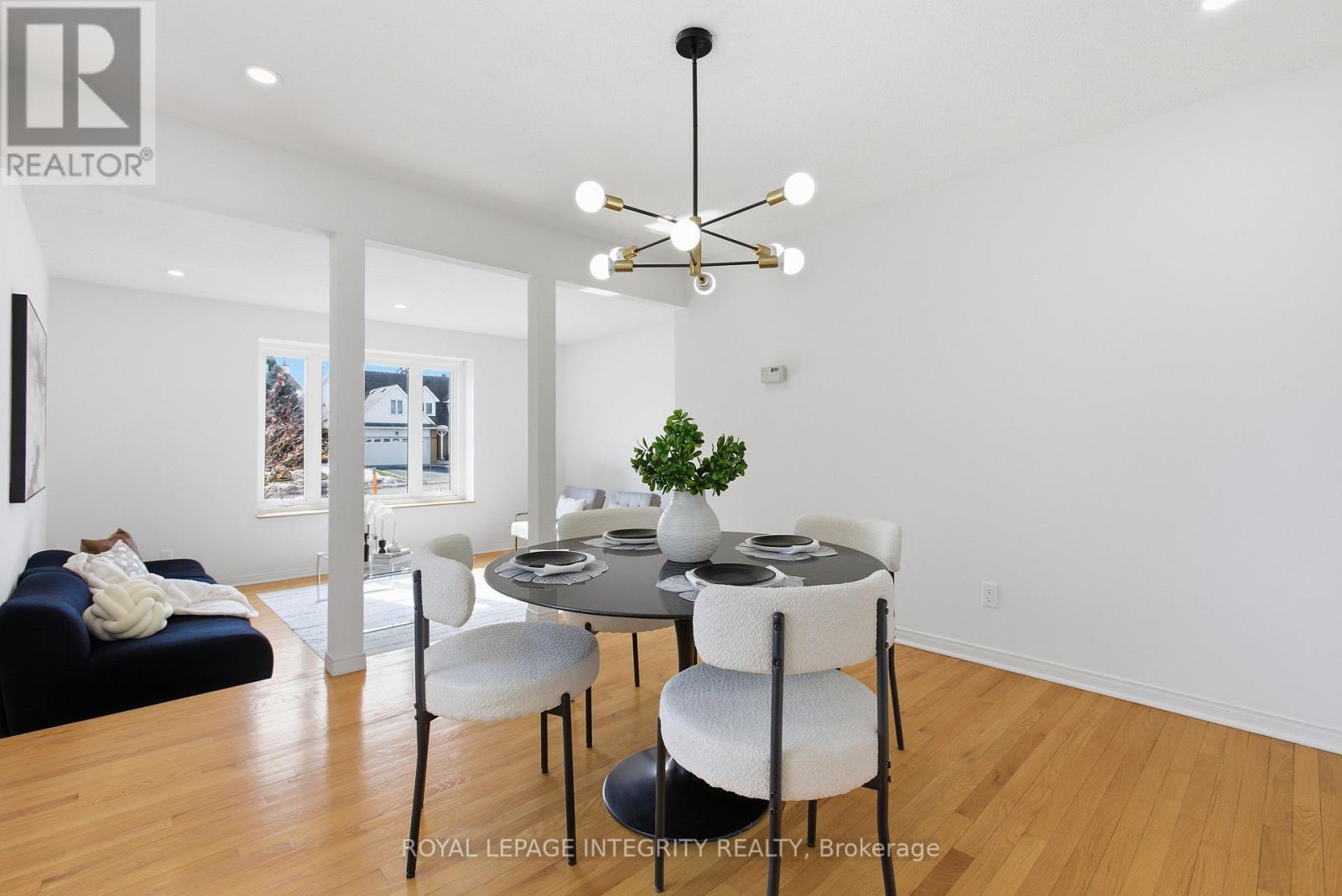 1019 Driftwood Crescent, Ottawa, Ontario  K1C 2N9 - Photo 8 - X12942354