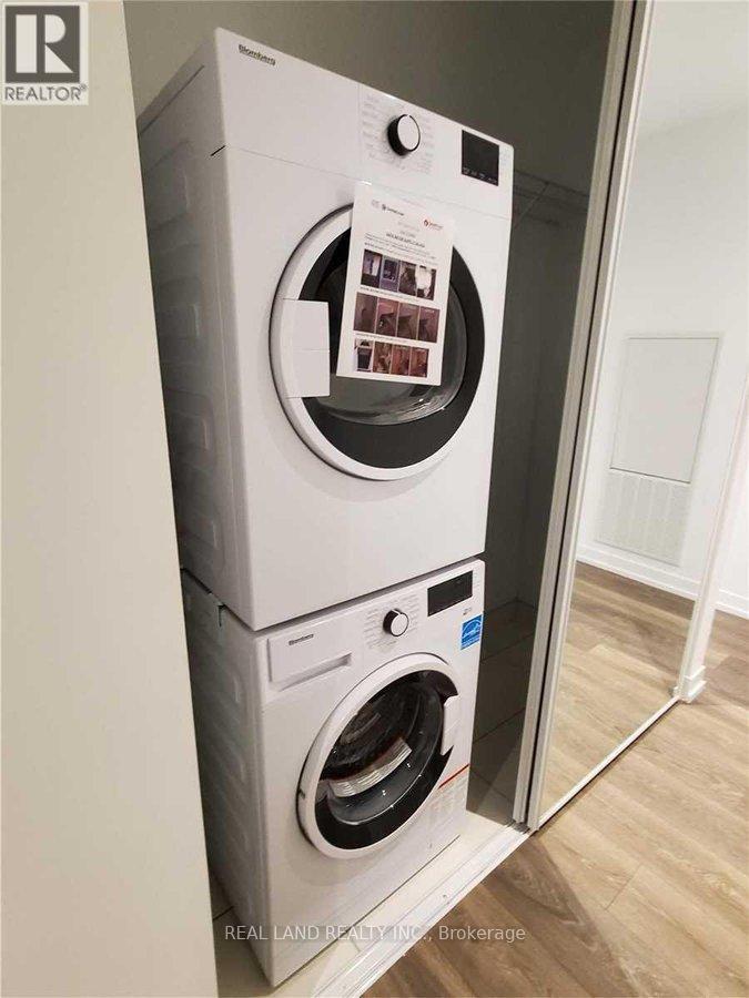 2206 - 950 Portage Parkway, Vaughan, Ontario L4K 0J7 - Photo 11 - N12942398