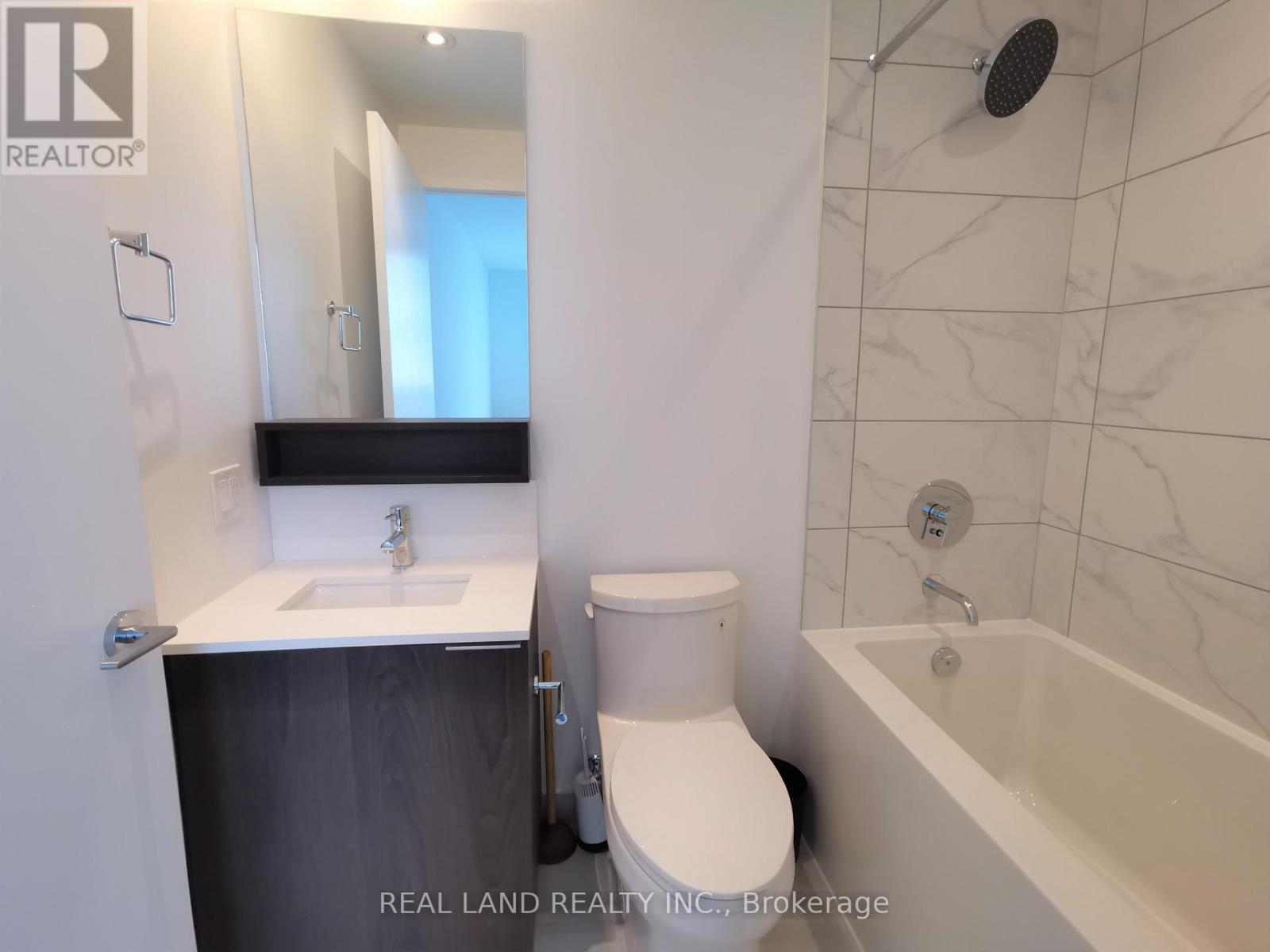 2206 - 950 Portage Parkway, Vaughan, Ontario L4K 0J7 - Photo 7 - N12942398