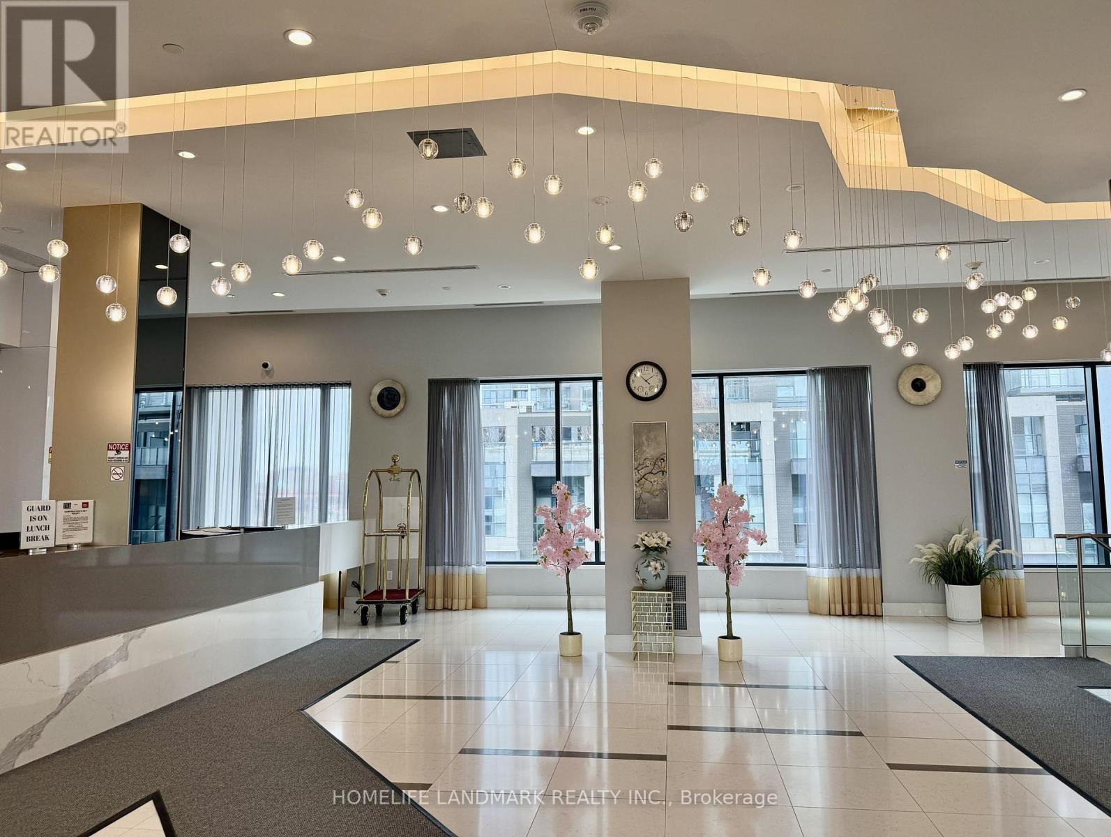 2618 - 35 Watergarden Drive, Mississauga, Ontario L5R 0G8 - Photo 3 - W12942352