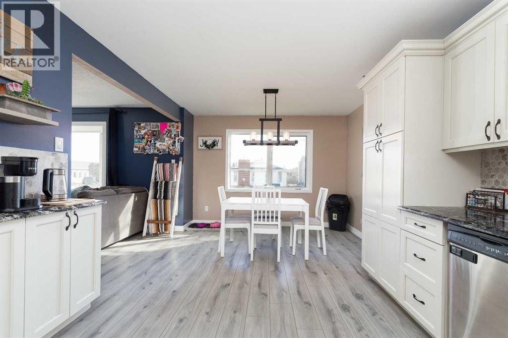 520 Maple Crescent, Picture Butte, Alberta  T0K 1V0 - Photo 8 - A2297894