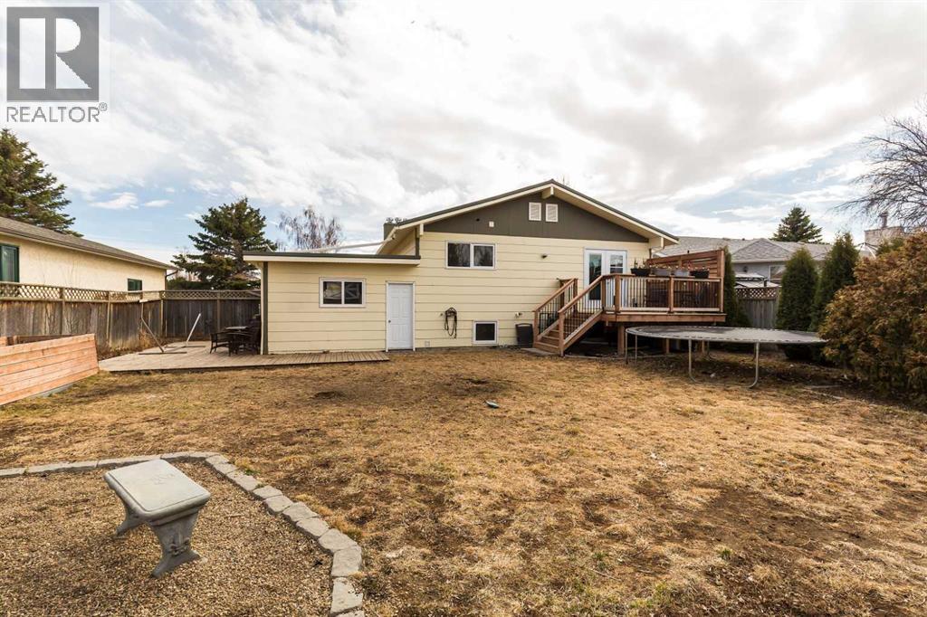 520 Maple Crescent, Picture Butte, Alberta  T0K 1V0 - Photo 38 - A2297894