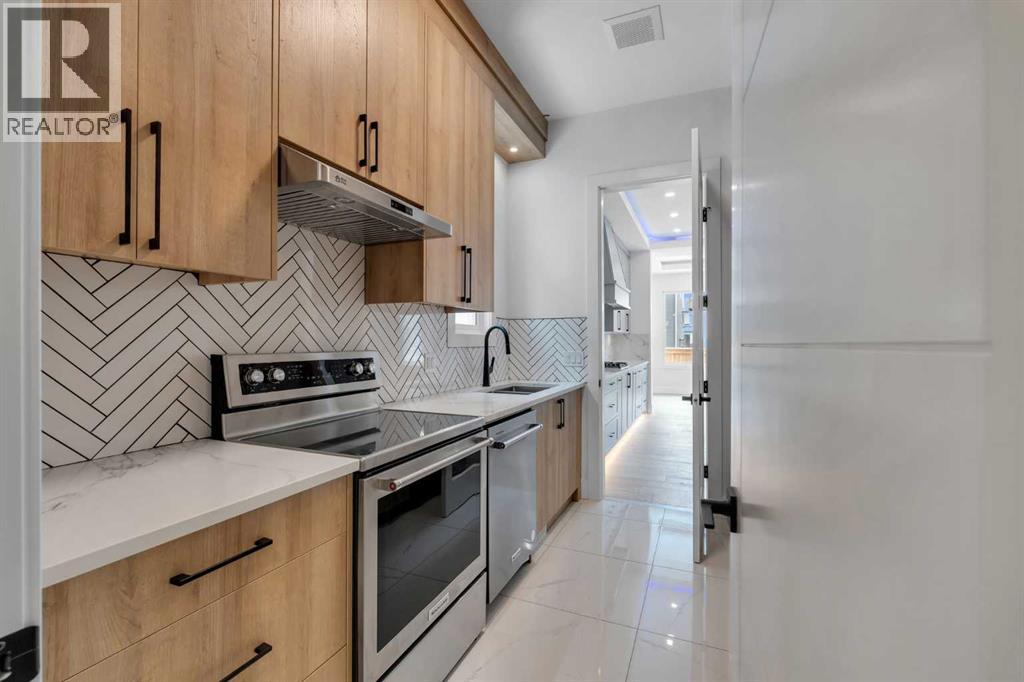 223 Kinniburgh Loop, Chestermere, Alberta  T1X 2S7 - Photo 21 - A2297484