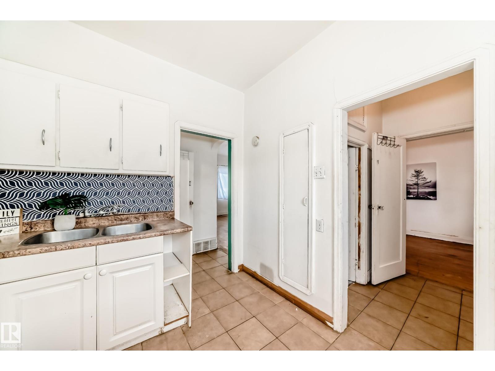 10564 92 St Nw, Edmonton, Alberta  T5H 1T9 - Photo 8 - E4473733