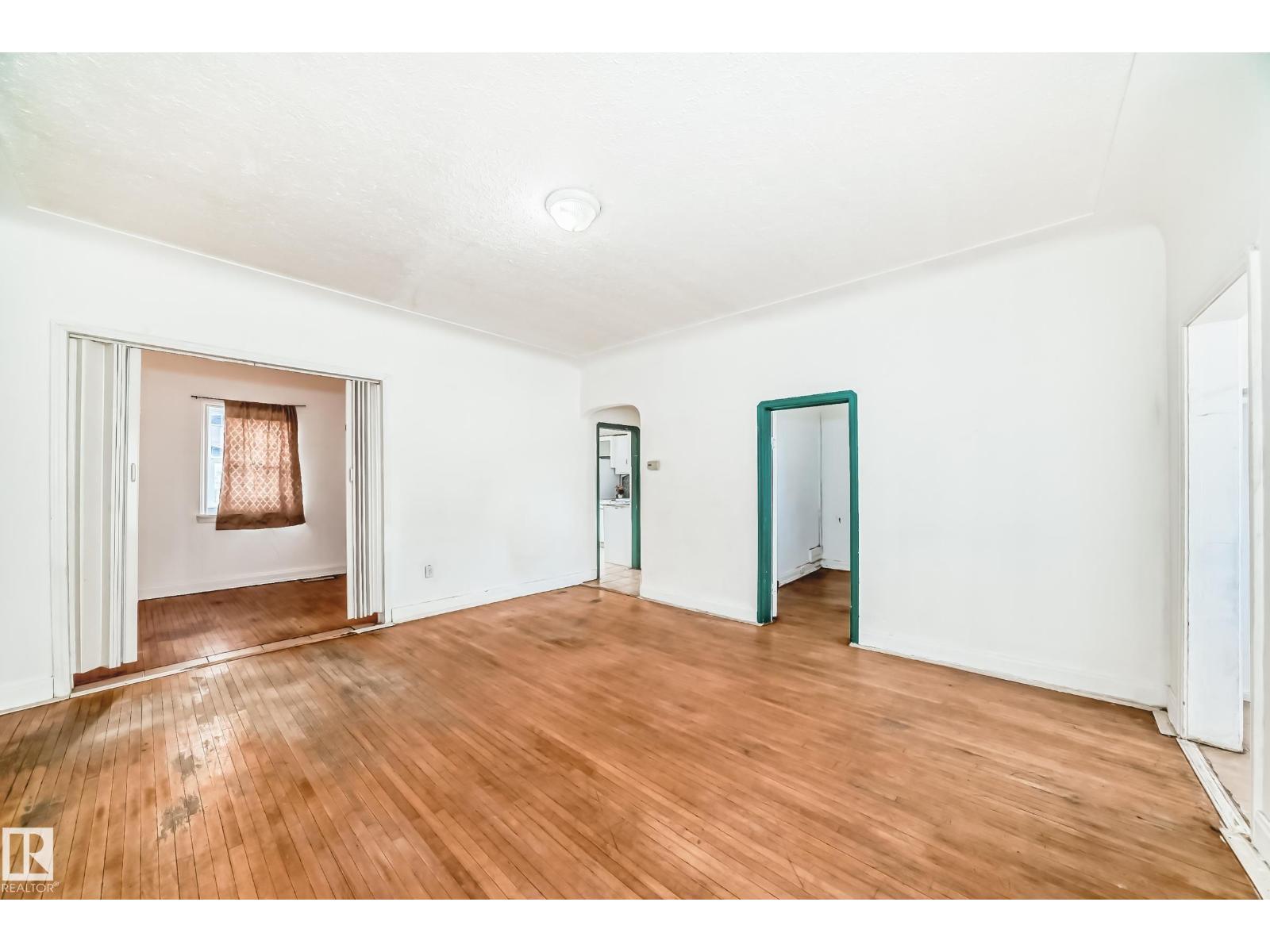 10564 92 St Nw, Edmonton, Alberta  T5H 1T9 - Photo 12 - E4473733