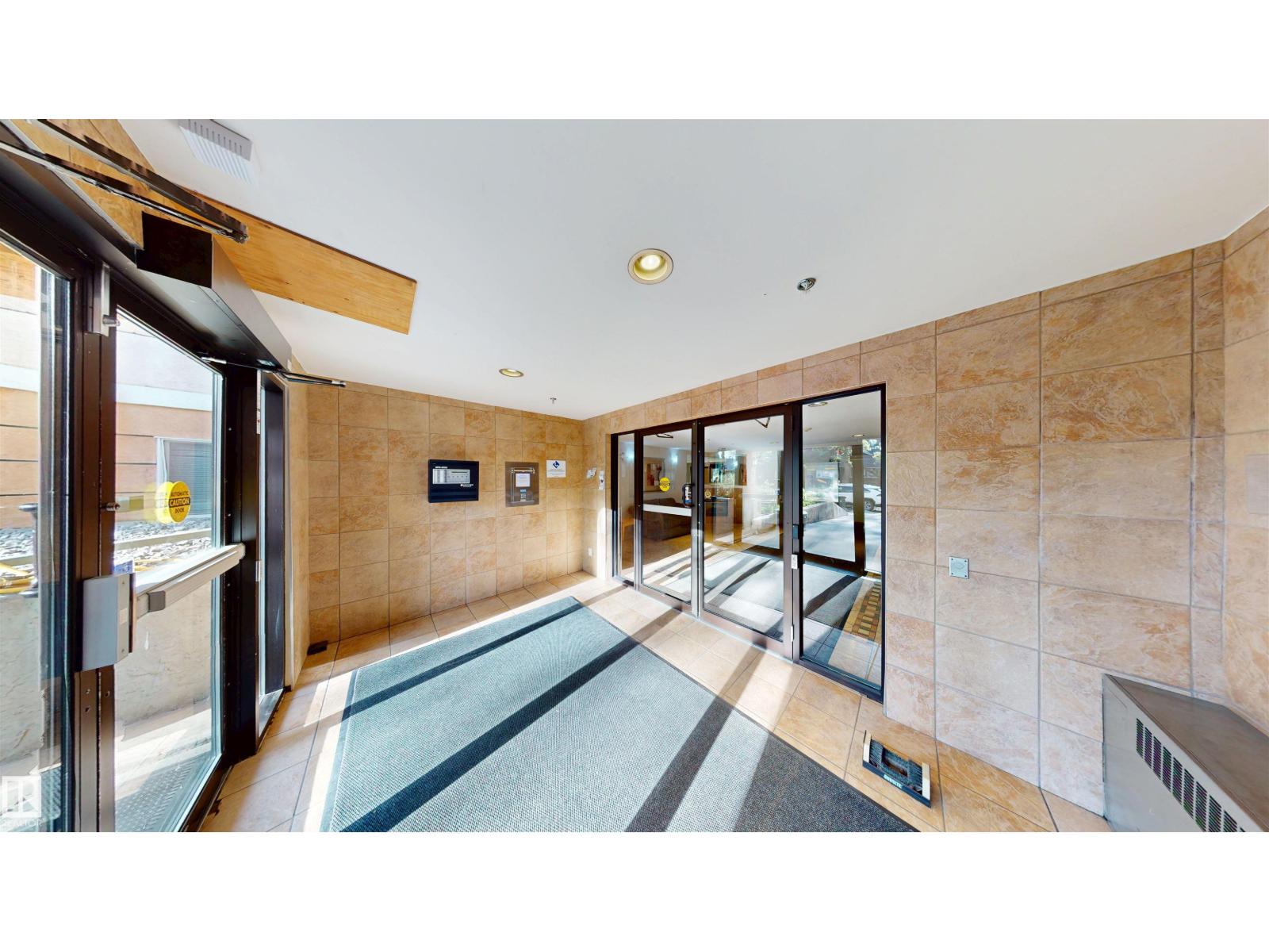 #115 9938 104 St Nw, Edmonton, Alberta  T5K 2X7 - Photo 2 - E4477459