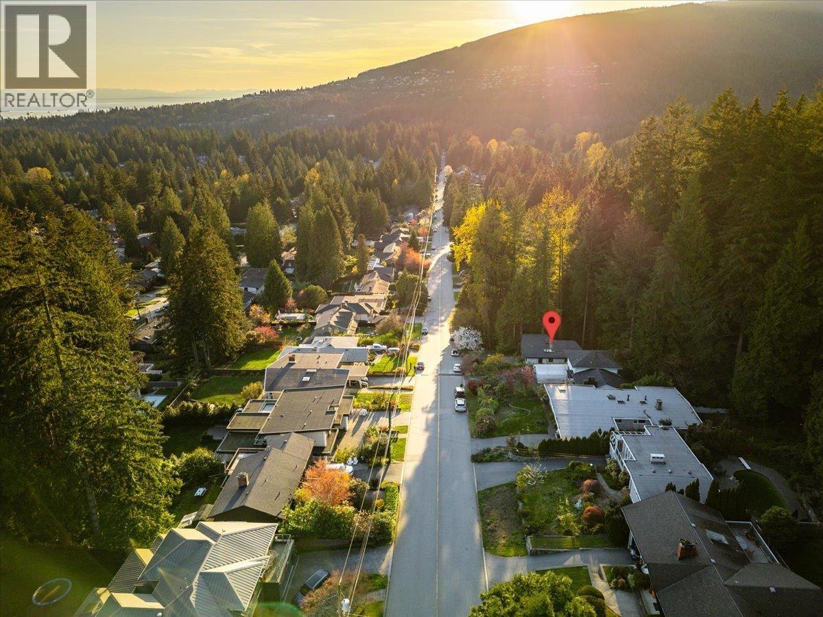 868 Prospect Avenue, North Vancouver, British Columbia  V7R 2M3 - Photo 8 - R3105731