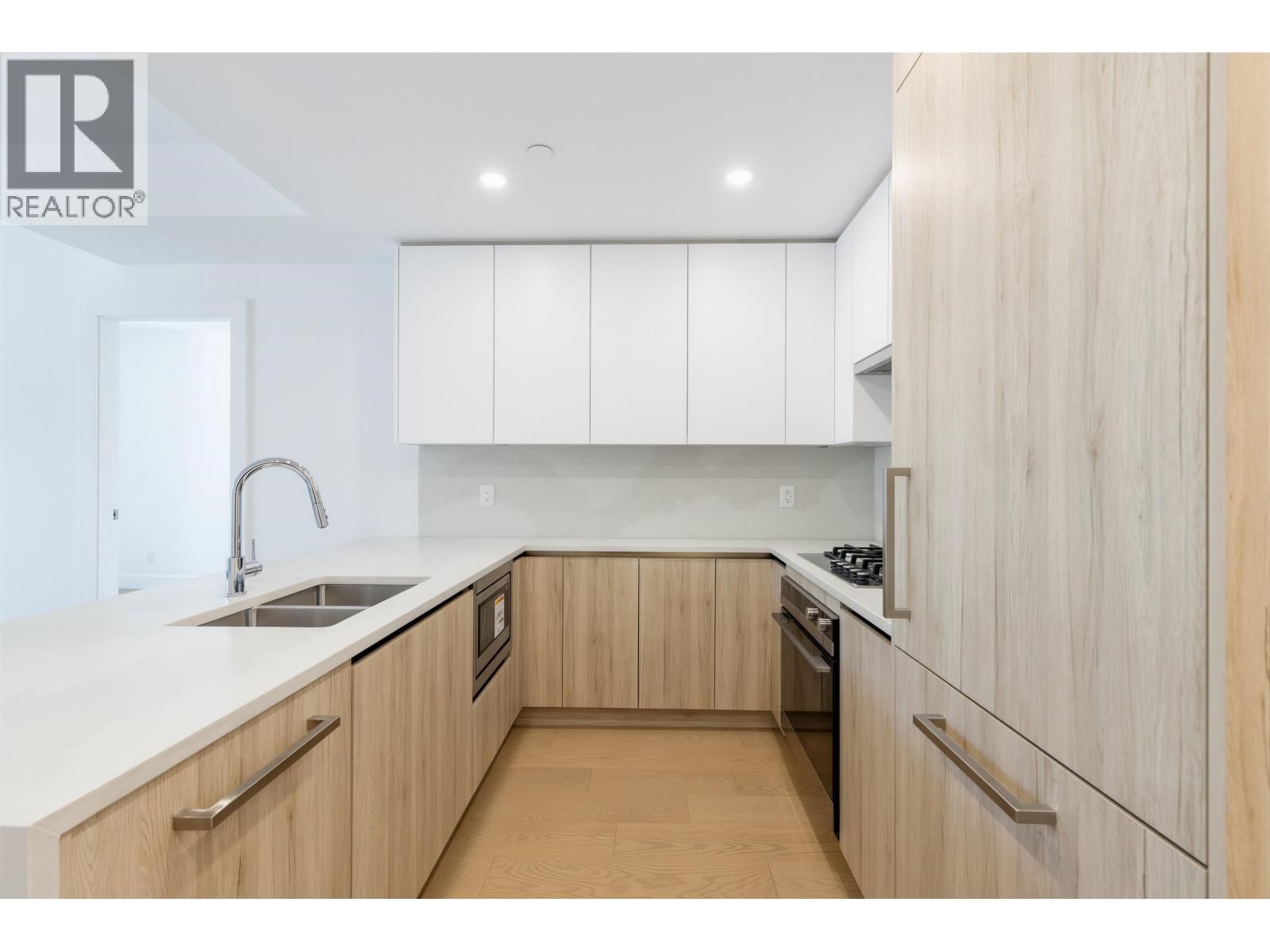 503 423 6th Street, West Vancouver, British Columbia  V7T 0A1 - Photo 4 - R3104904