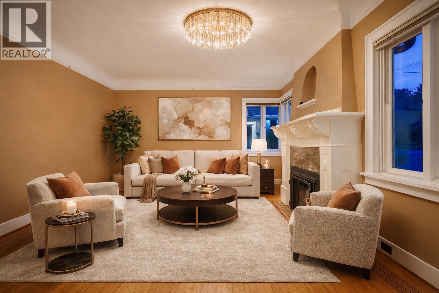 310 ASH STREET, New Westminster, British Columbia