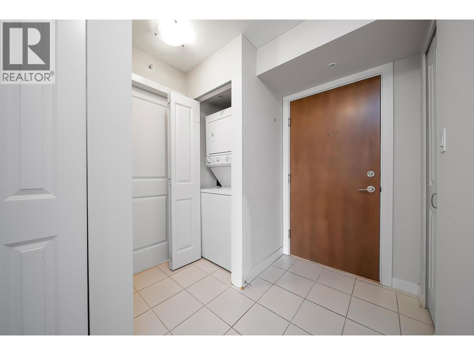 1208 6068 No. 3 Road, Richmond, British Columbia  V6Y 4M7 - Photo 2 - R3102556