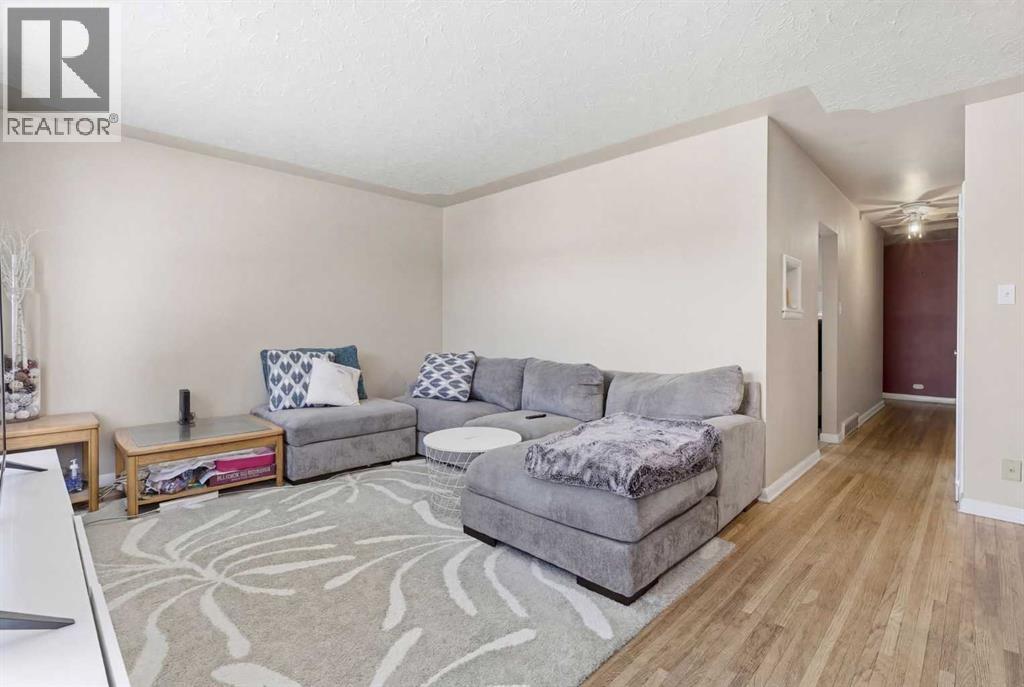 7219a 25 Street SE, Calgary, Alberta  T2C 0Z9 - Photo 5 - A2294029