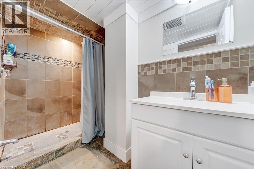 33 Fitzgerald Street, St. Catharines, Ontario  L2R 4B5 - Photo 41 - 40799103